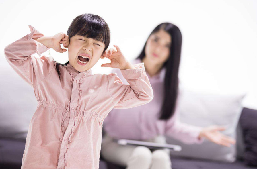剛進入叛逆期的孩子的主要表現，家長多說這