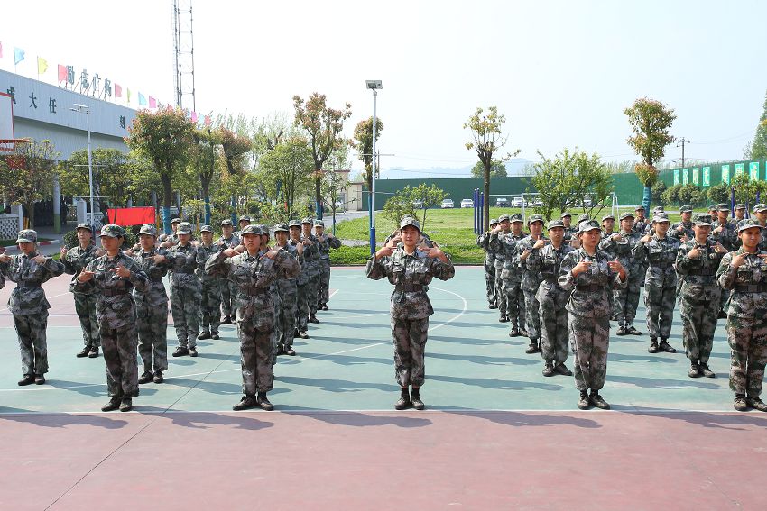 孩子厭學(xué)不上學(xué)咋辦，看看孩子為什么厭學(xué)
