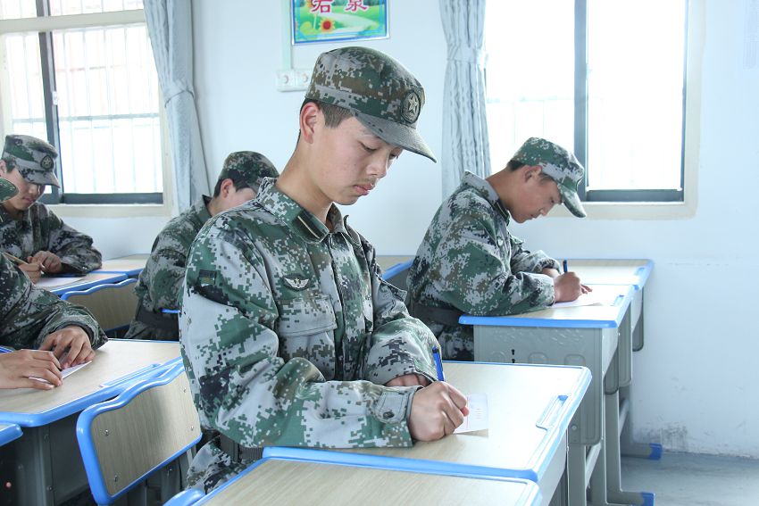 孩子叛逆期學校 家長該怎么選