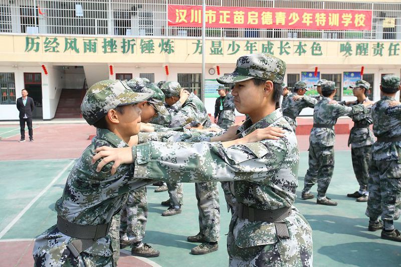 早戀還離家出走，他后來(lái)怎么樣了？