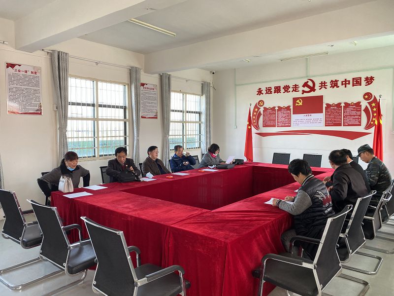 學(xué)校不僅僅要教授學(xué)生知識，還要治愈學(xué)生的心靈